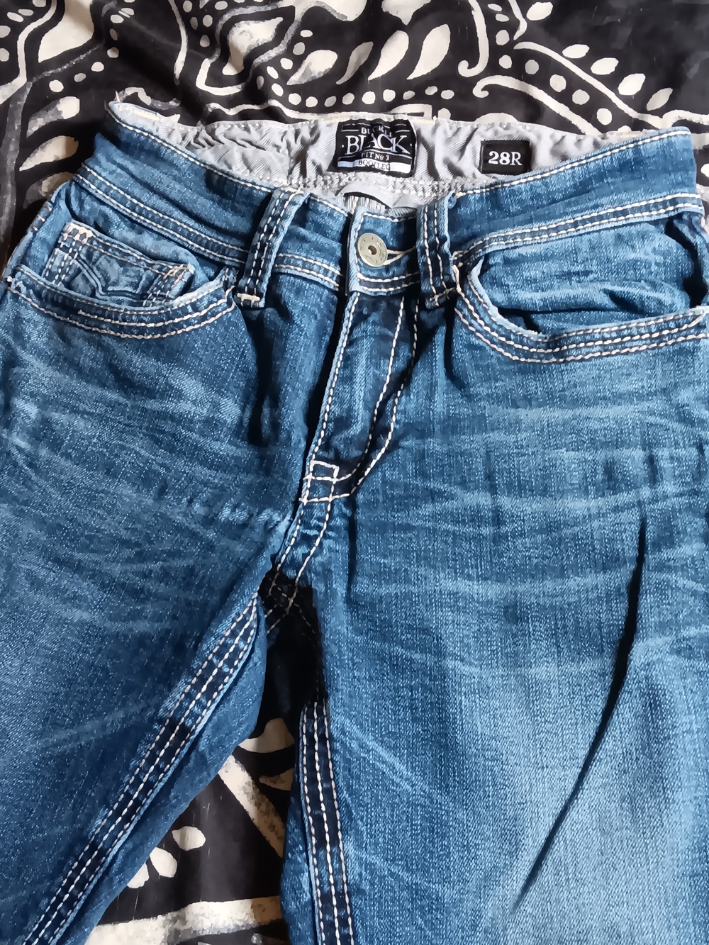 BKE Blue Skinny Jeans – Stretch Fit with White Stitch